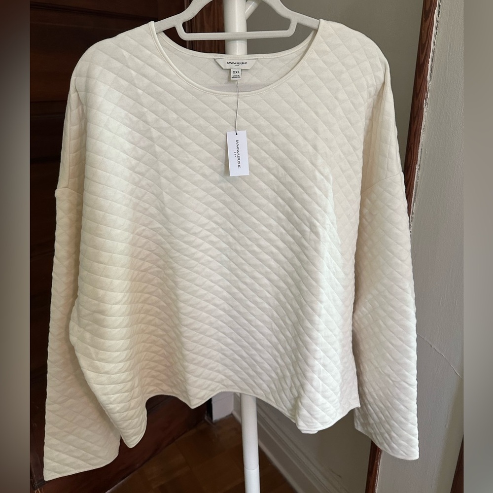 NWT Quilted White Top